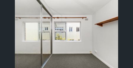 Two bedroom apartment in prime location - Photo 2