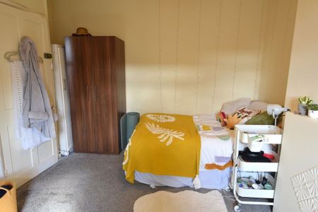 2 bedroom House in Brudenell Street, Leeds - Photo 3