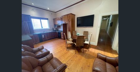 UNIQUE 4 BR HOUSE COURTYARD - DESIRABLE LOCATION - Photo 2