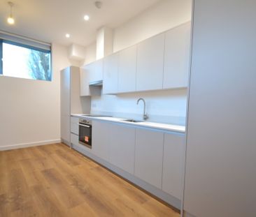 2 bedroom Ground floor flat to rent - Photo 6