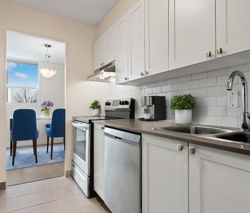 The Lamplighter - Photo 6