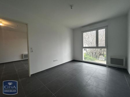 Location Appartement 2 pièces 41m² MARSEILLE 8ème - Photo 2