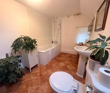 Pretty brick and flint end of terrace cottage in a secluded part of... - Photo 1