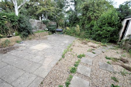 1 bedroom Property to rent - Photo 5