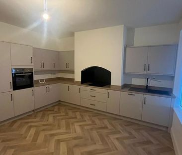 3 bedroom terraced house to rent - Photo 5