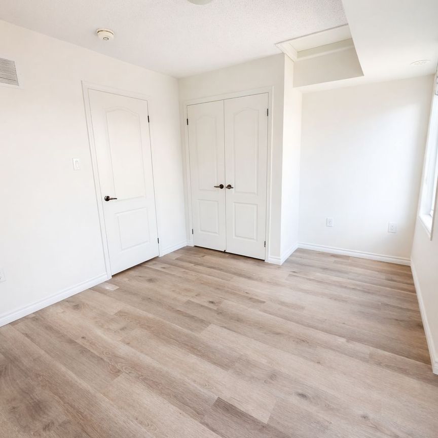 For Lease - 2387 Chevron Prince Path Unit# 382, Oshawa, Ontario - Photo 1