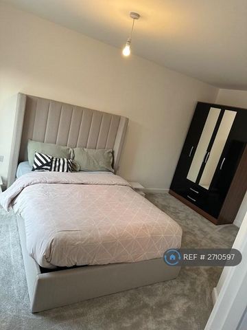 1 bedroom in a house share to rent - Photo 4