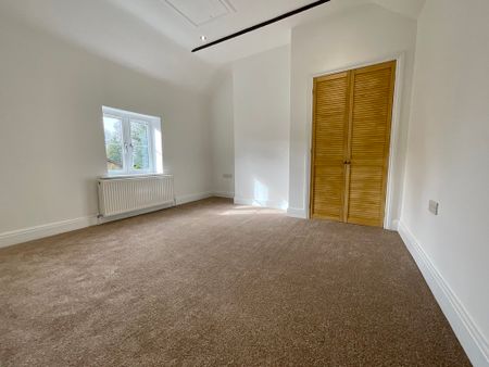 2 bedroom Cottage to let - Photo 4