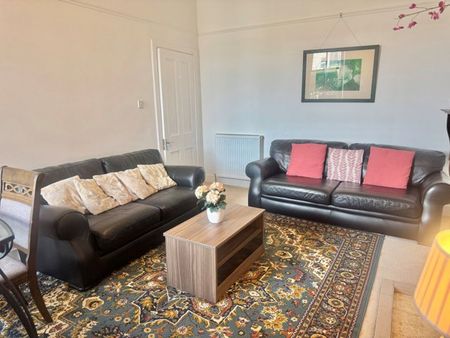 18 Camperdown Road, AB15 5NU, Aberdeen - Photo 2