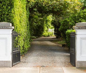 Gate Lodge Saint Aubyns House Shanganagh Road Killiney Co. Dublin, - Photo 3