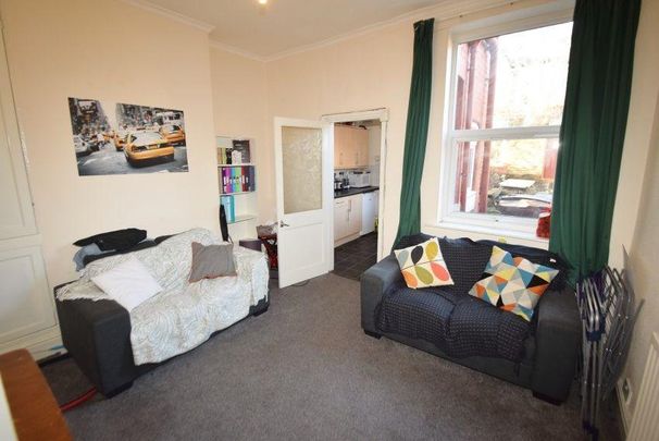 3 bedroom house share to rent - Photo 1