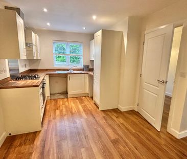 3 bedroom Spacious Three Bedroom Home to rent - Photo 3
