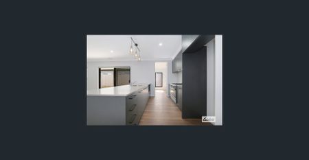 Spacious & Stylish 4 Bedroom Family Home Opposite Playground - Photo 5