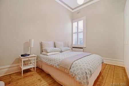 2 Bed, 1 Bath - Photo 3