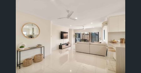 Light & Bright, Spacious Home in Central Rural View - Photo 3