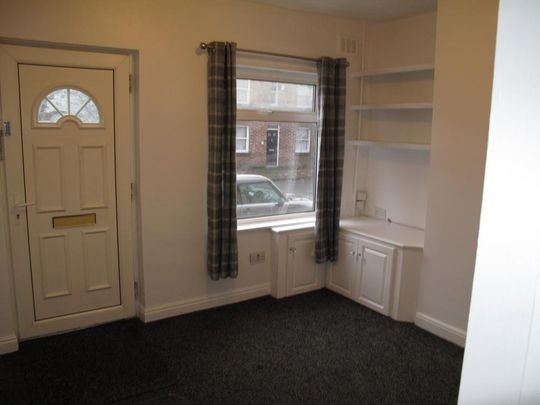 2 bedroom terraced house to rent - Photo 1