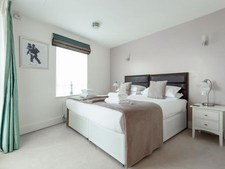 3 bedroom apartment to rent - Photo 4