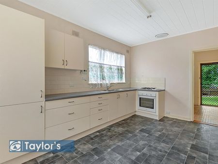 CONVENIENTLY LOCATED UPDATED FAMILY HOME - Photo 3
