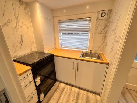 Room in a Shared House, London, SW18 - Photo 2