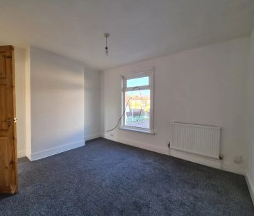 To Rent Albany Road, Chatham, ME4 £1,200 pcm - Photo 3
