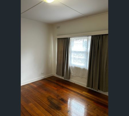 6 Couch Street, Sunshine, Vic 3020 - Photo 4