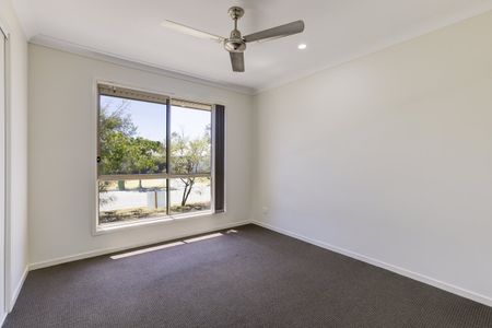 3 Bedroom Family Home With a Study!!!! - Photo 4
