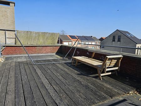 Studio met badkamer, keuken en terras. - Foto 4