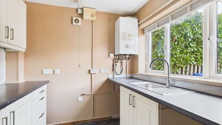 2 bedroom semi-detached house to rent - Photo 4