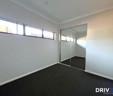 APARTMENT LIVING NEVER LOOKED BETTER! - Photo 4