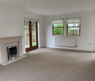 4 bedroom detached house to rent - Photo 3