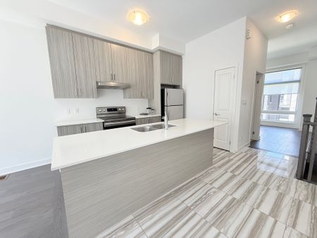 For Lease - 18 Mogul Road, Vaughan, Ontario - Photo 2