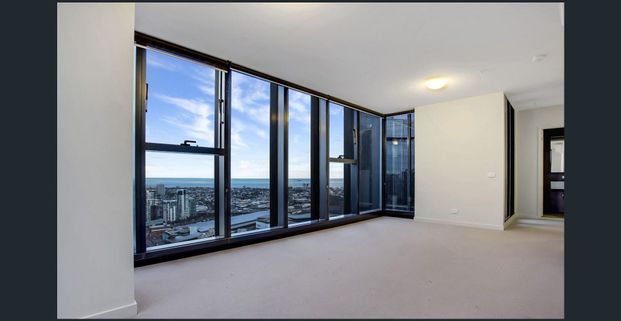 Stunning Water View 2 Bedroom apartment Fully Furnished in CBD - Photo 1
