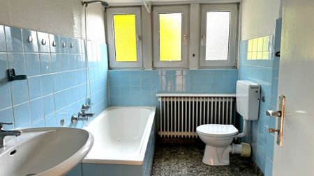 Renovierungsbedürftige 3-ZKB OG-Wohnung in einem Zweifamilienhaus in ruhiger Lage von Oldenburg - Photo 4