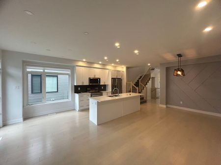 For Lease - 870 Solarium Avenue, Blossom Park - Airport and Area, Ontario - Photo 3