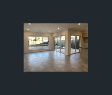 Please contact catie@sweeneyea.com.au for private inspections. - Photo 1