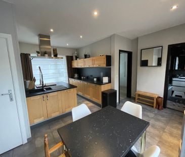 UITBERGEN - Gerenoveerde hoekwoonst vlakbij de dorpskern. - Foto 5