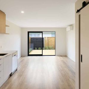 Central Hutt Living - 1 week free rent - Photo 2