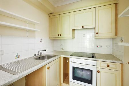 1 bedroom retirement property to rent - Photo 5