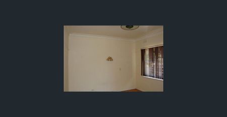 Stylish & Spacious 3-Bedroom Home in Prime Location - Photo 3