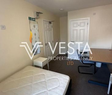 6 bedroom terraced house to rent - Photo 5