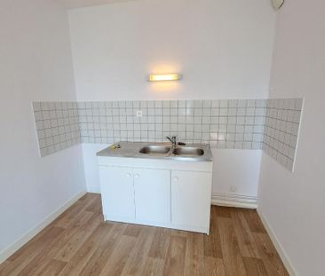 Location Appartement 2 pièces 60m² AVRANCHES 50300 - Photo 2