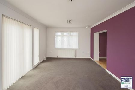 3 bedroom semi-detached bungalow to rent - Photo 2