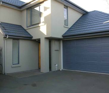 Spacious, sunny 3 bedroom Townhouse in St Albans - Photo 4
