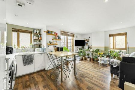 2 Bedroom Flat - Purpose Built To Let - Photo 2