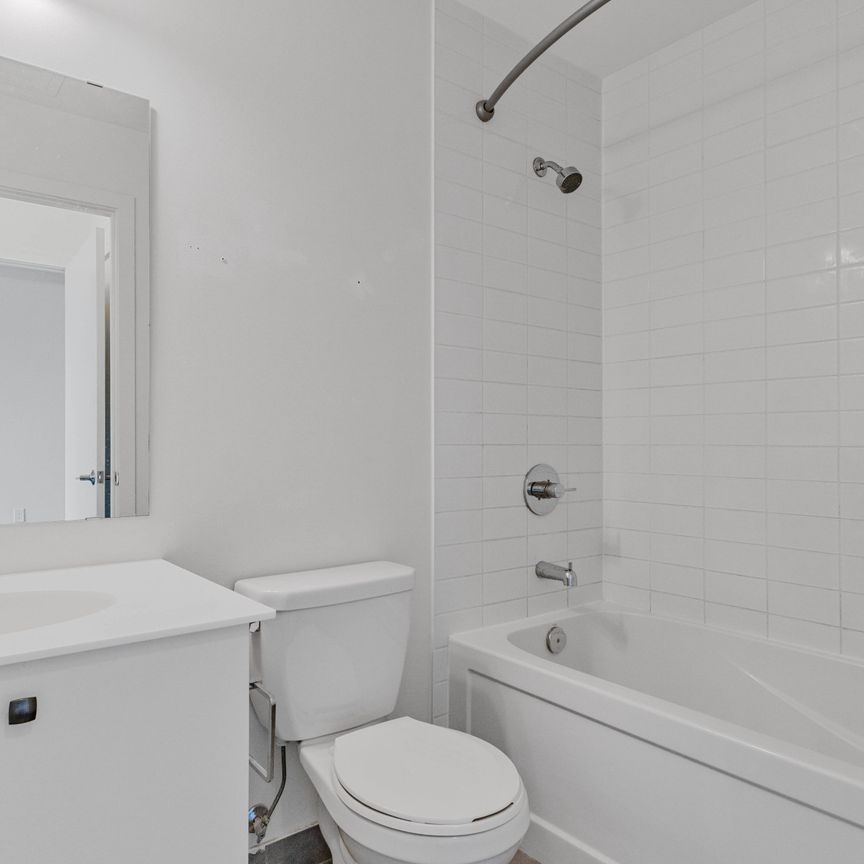 For Lease - 555 William Graham Drive Unit# PH 446, Aurora, Ontario - Photo 1