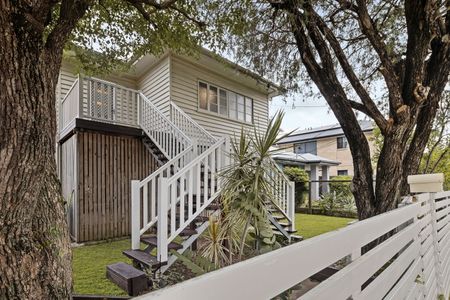 2 Adams Street, Deagon - Photo 4