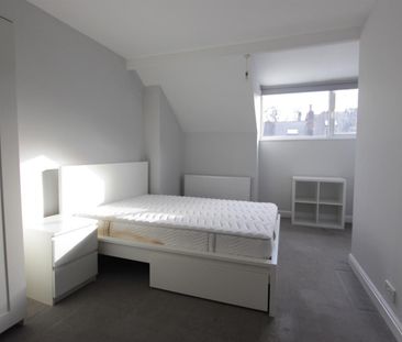 4 bedroom House To Let - Photo 3