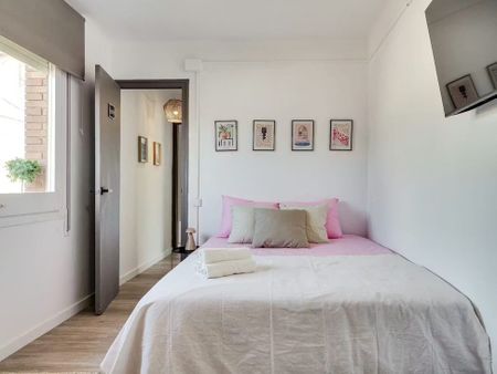 Passeig de Valldaura, Barcelona, Catalonia 08016 - Photo 2