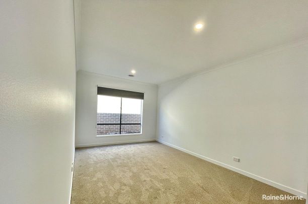 Beautiful 4 Bedroom house in Clyde! - Photo 1