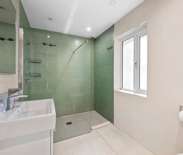 Oak Park Gardens, SW19, London - Photo 2